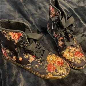 Dr Martens floral canvas high top